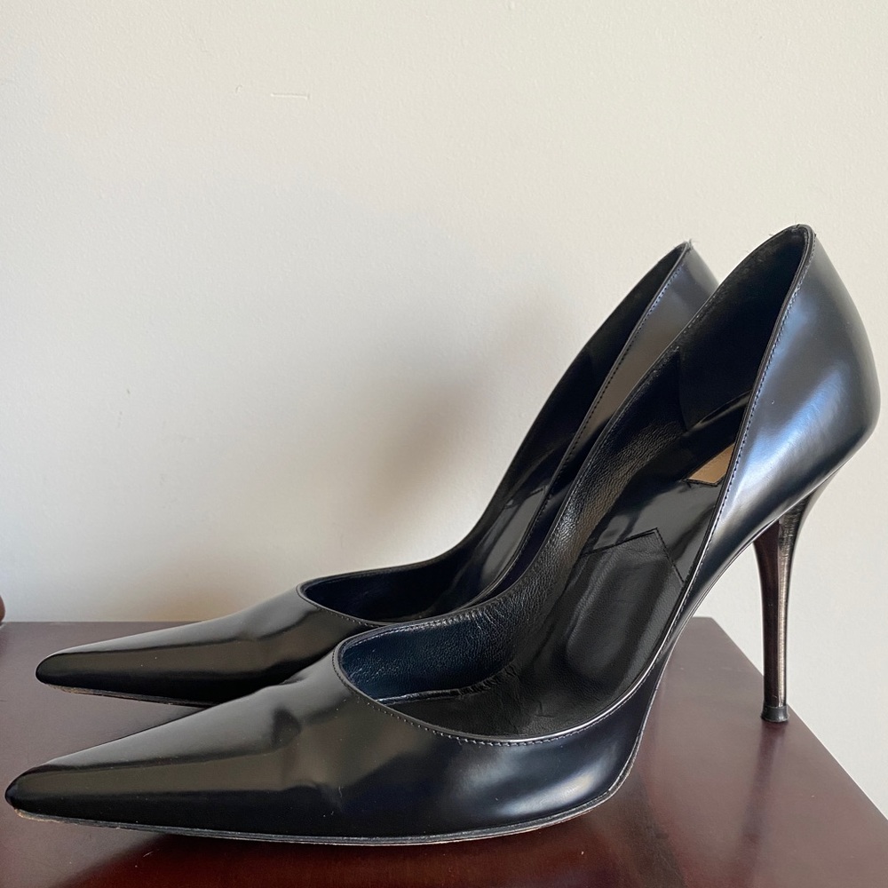 LISTING ENDS 12/18 MICHAEL KORS COLLECTION Black Leather High Heel Pumps 9